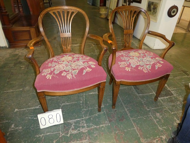 Pair Arm Chairs/19051101080