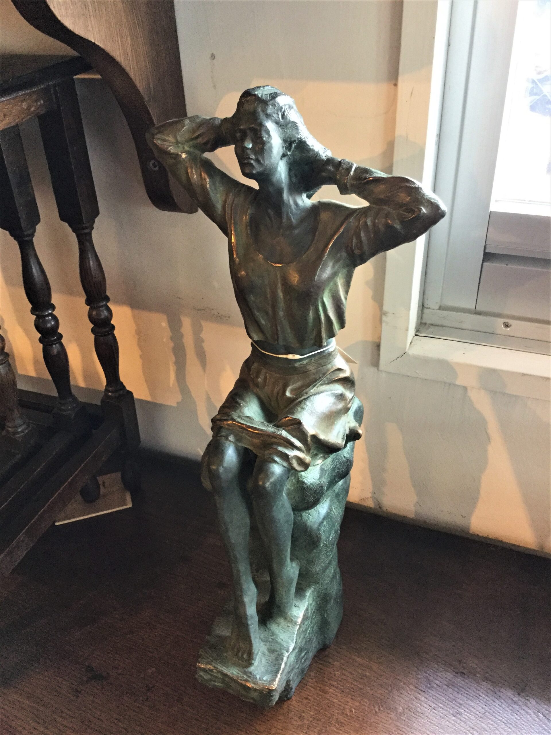 Statue of Lady/16051110022