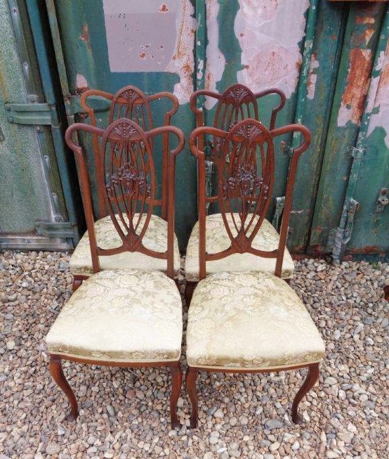 Set of 4 Chairs/21030101034