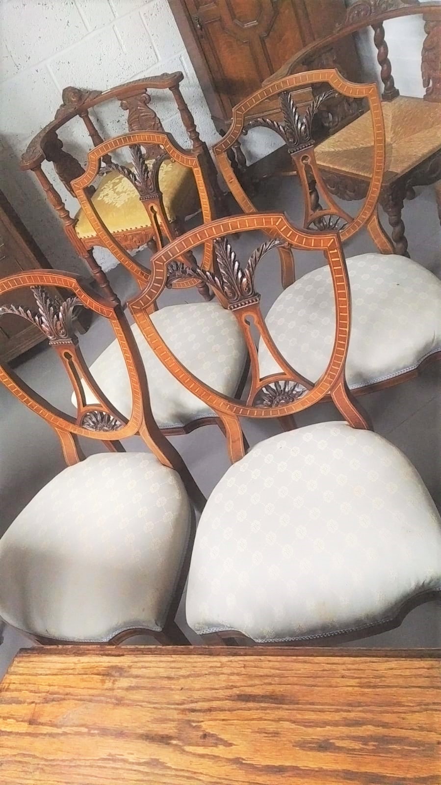 Set of 4 Shiledback Chairs/21121201016