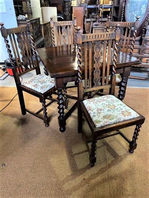 Set of 4 Chairs/23020401028