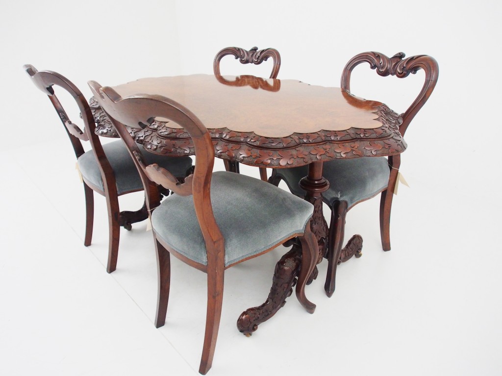 チェアとの組み合わせ例：Victorian Chair【15040101048】