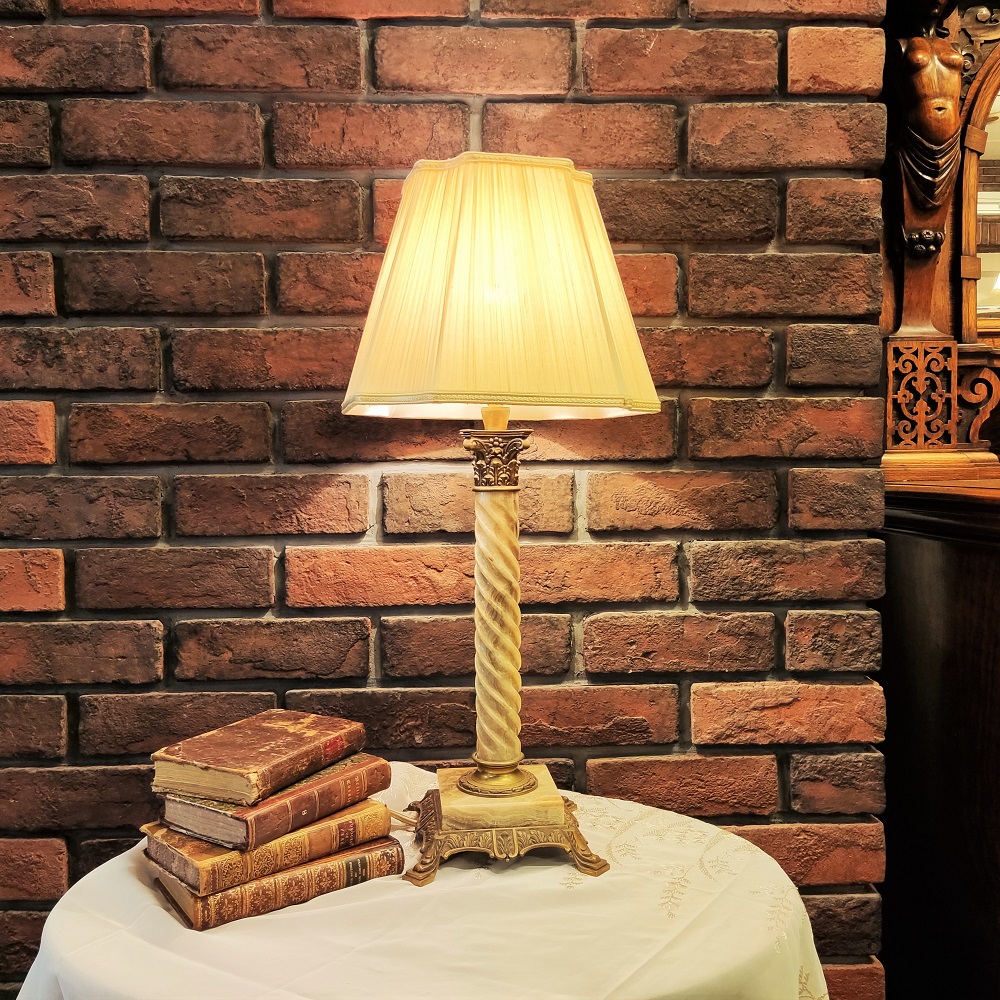 テーブルランプ　ランプシェード　アンティークランプ　照明　サイド照明　卓上照明