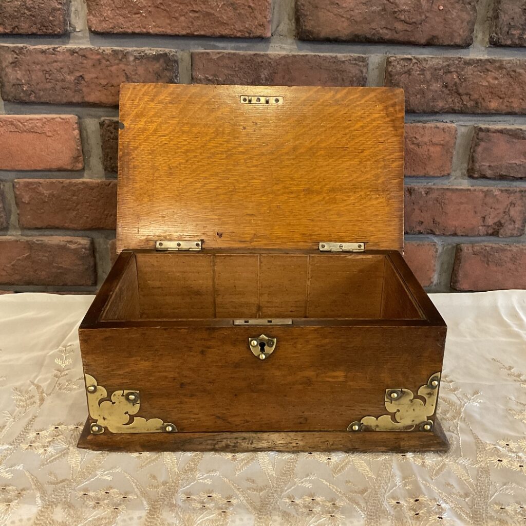 英国から届いた木製ボックス